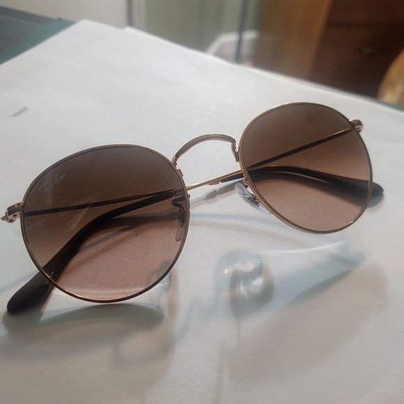 Women's Sunglasses - Picture 3 of 6